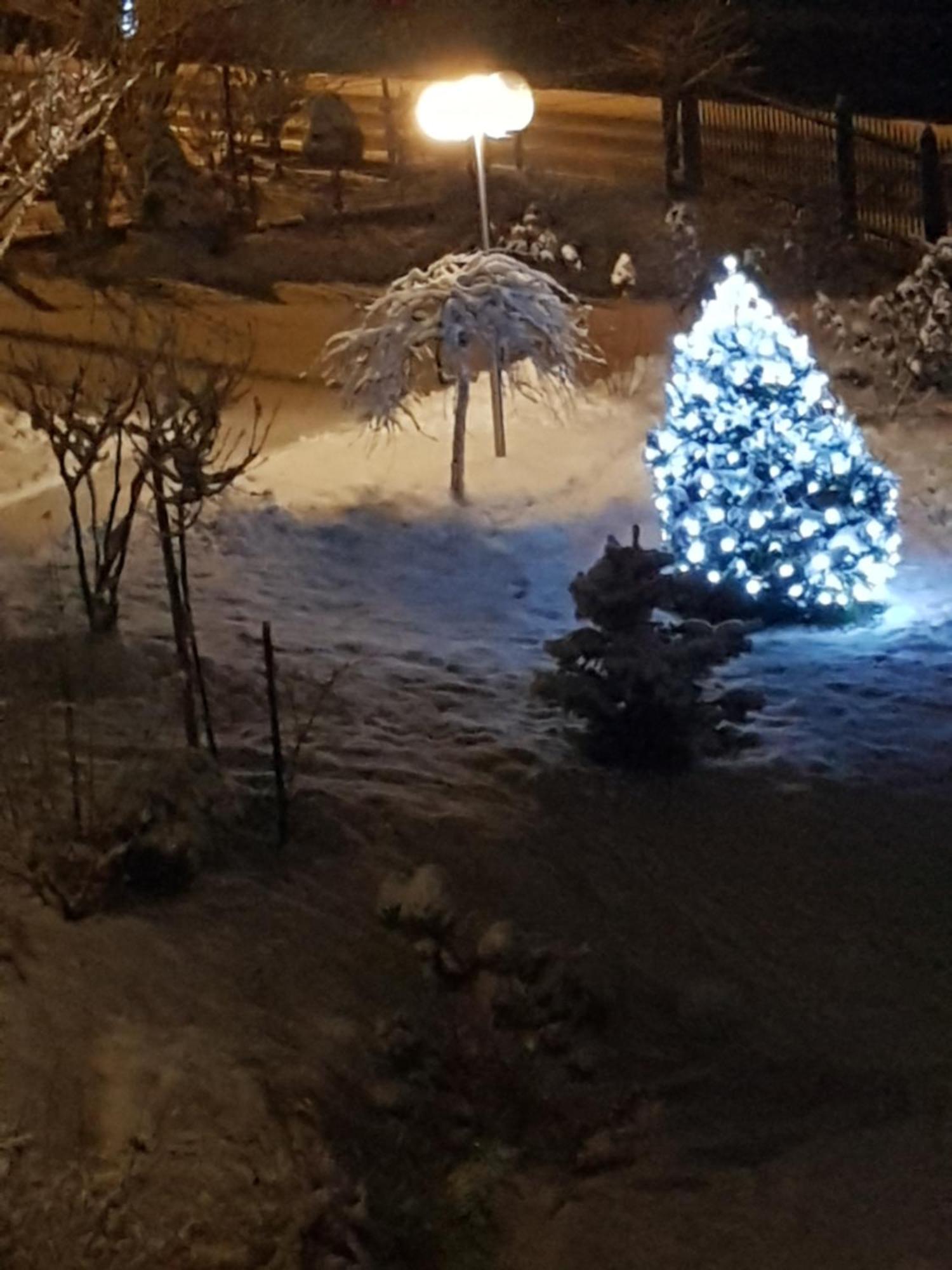 Stas -Przy Szkole Nr 3 W Skawie Skawa Phòng bức ảnh