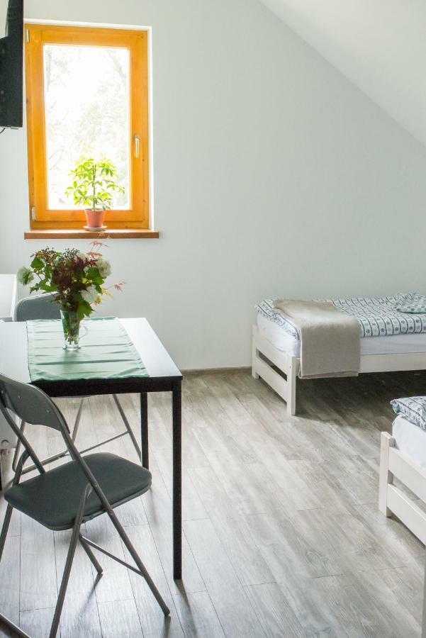 Stas -Przy Szkole Nr 3 W Skawie Skawa Ngoại thất bức ảnh